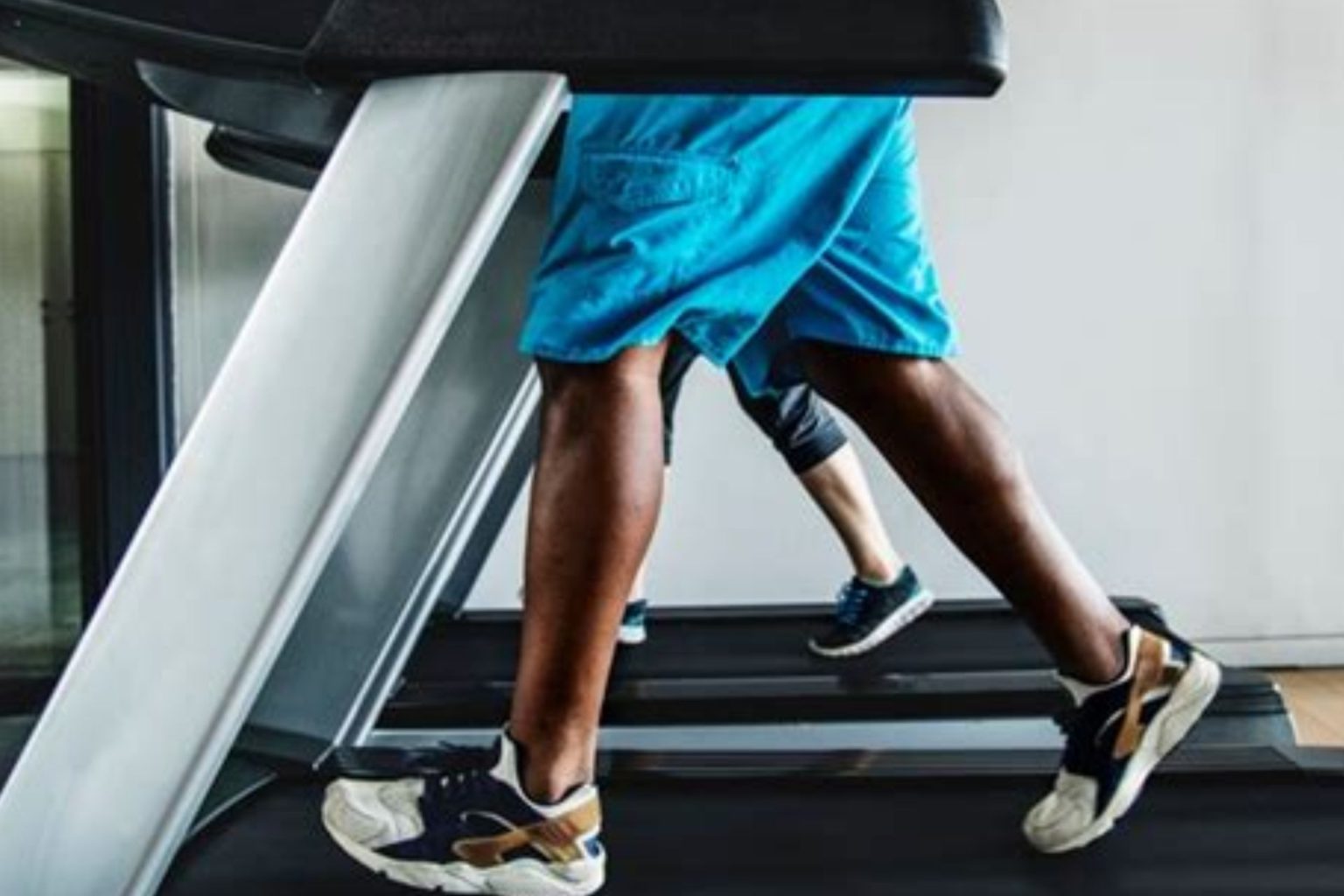 ¿Cómo deben ser tus rutinas sobre la cinta de correr para prolongar su vida útil?